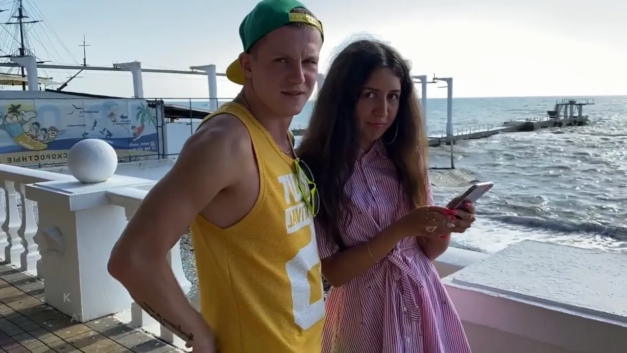 Русский Рогоносец Отдал Свою Жену Шлюху Незнакомому Парню