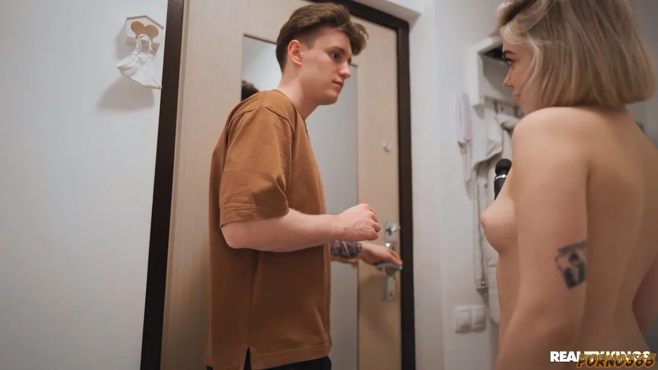 Anastasia Ordered A New Vibrator And Tried It During Sex With The Courier