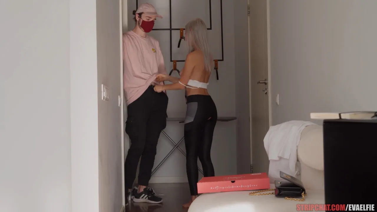 Pizza Delivery Guy Fucks Eva Elfie's Oil-Slick Pussy