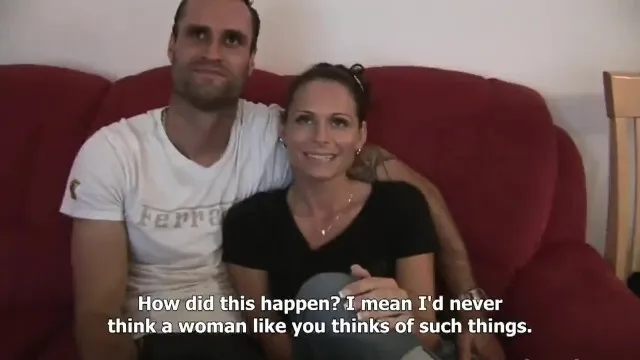 Чувак Привел Свою Жену для Траха Толпой Парней