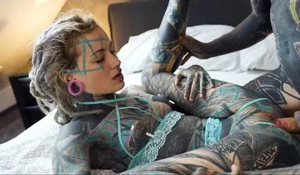 Два Любителя Густо Покрывать Себя Тату Занимаются Анальным Сексом